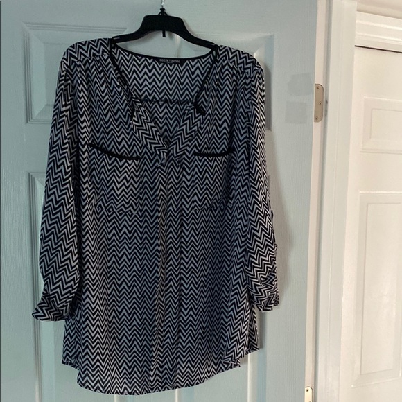 Zac & Rachel Tops - Zac & Rachel Monochrome Chevron Top